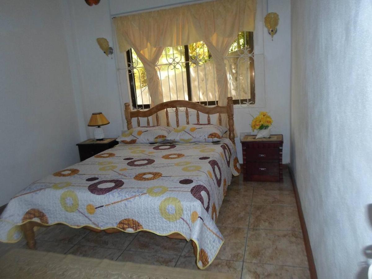 Gigi'S Self Catering Apartment Port Glaud Dış mekan fotoğraf