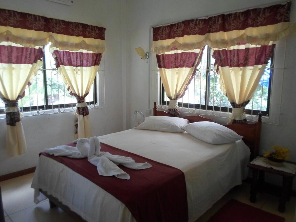 Gigi'S Self Catering Apartment Port Glaud Dış mekan fotoğraf