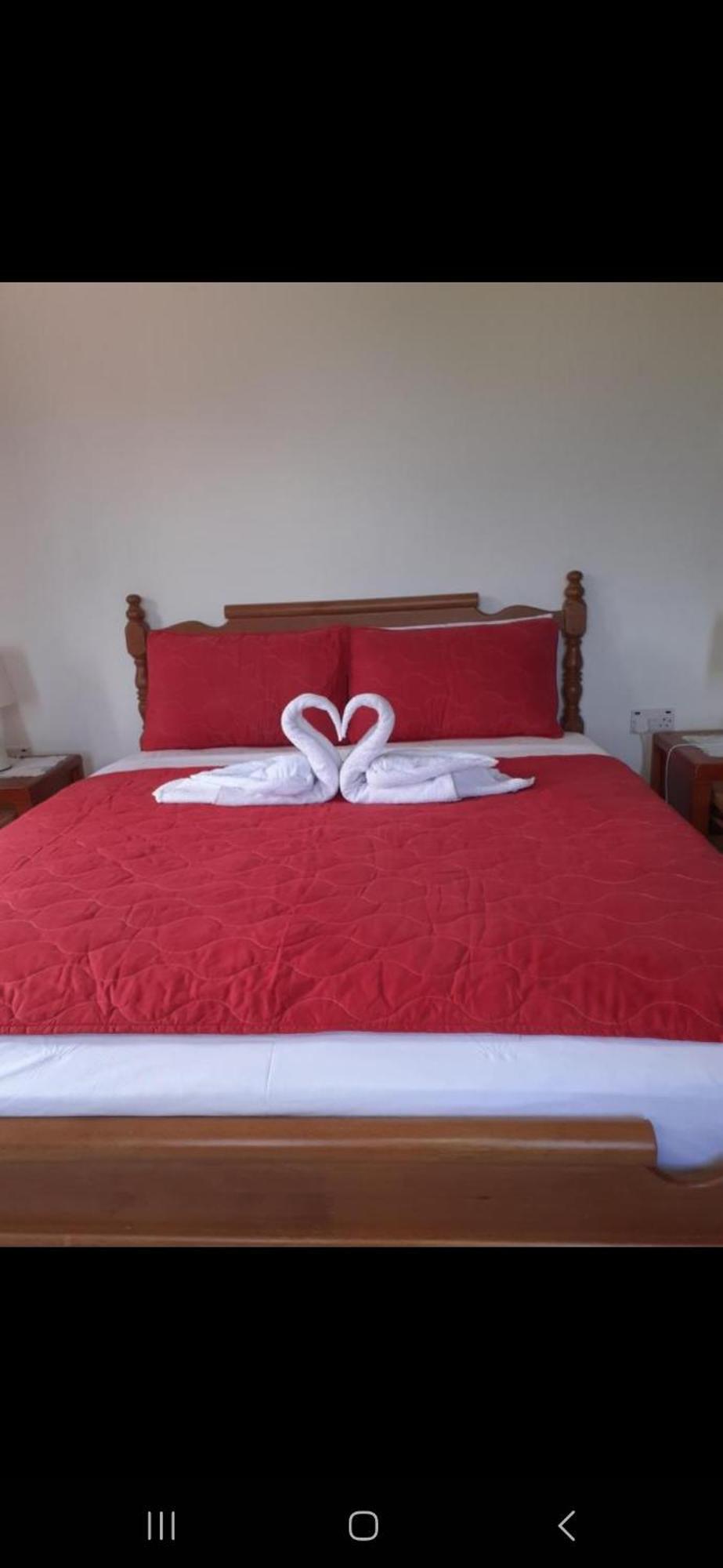 Gigi'S Self Catering Apartment Port Glaud Oda fotoğraf